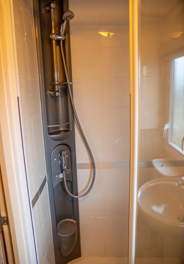 Luxury Lancaster Lodge - The Best Hot Tub Getaway! Tattershall Exterior foto