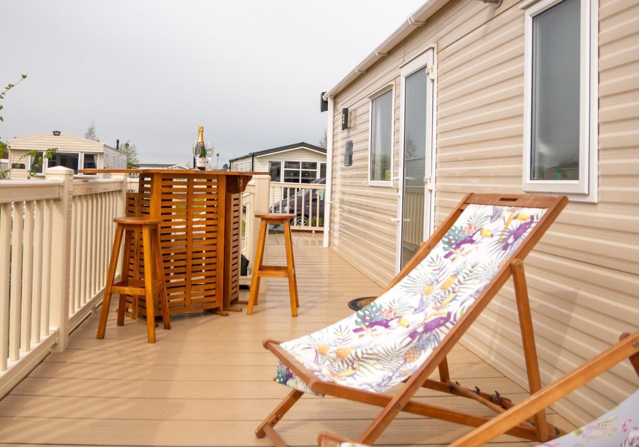 Luxury Lancaster Lodge - The Best Hot Tub Getaway! Tattershall Exterior foto